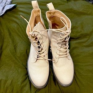 Off white/beige boots from Dirty Laundry